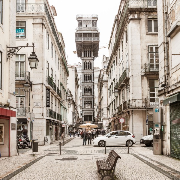 24 touristische Aufnahmen aus Lissabon