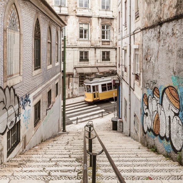 24 touristische Aufnahmen aus Lissabon