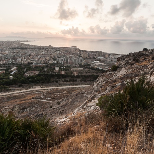 12 touristische Aufnahmen aus Sizilien