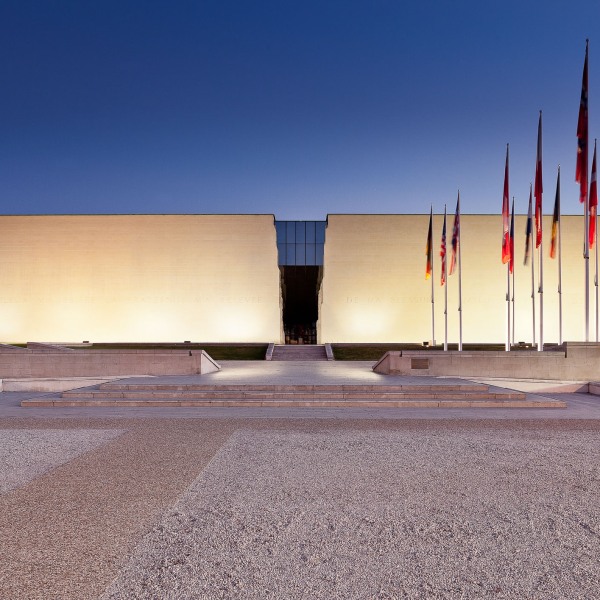 Faraway Friends, Architecture twin town Caen, France