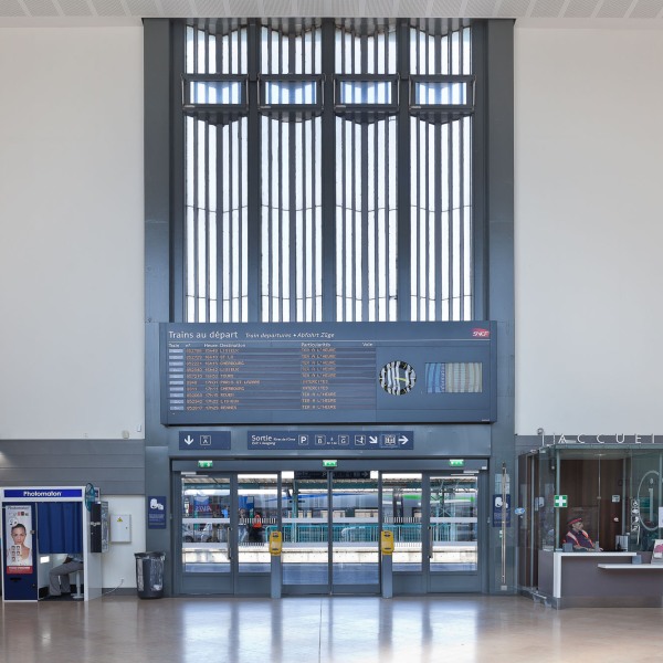 Faraway Friends, Architecture twin town Caen, France