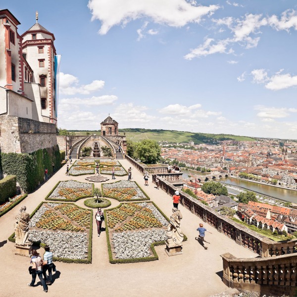 Fiktionen nach dem Krieg, Bachelorarbeit, Würzburg