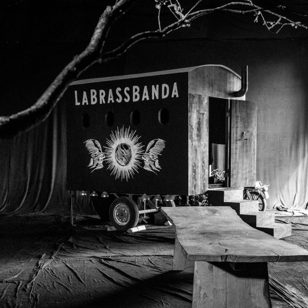 La Brass Banda, Videodreh: Indian Explosion, Making of