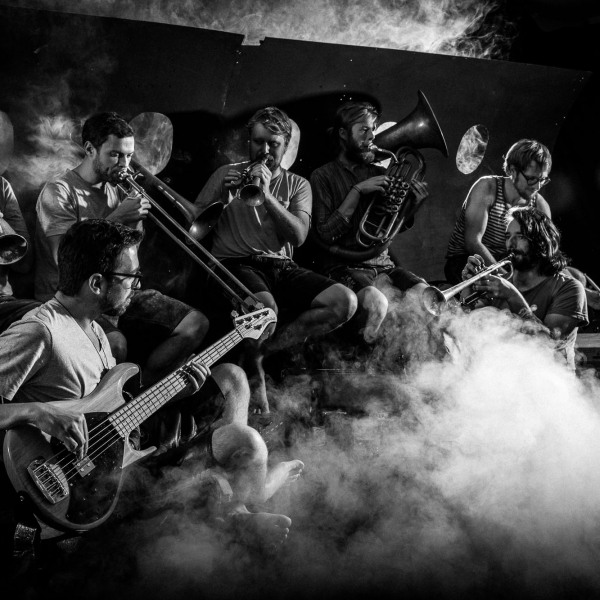 La Brass Banda, Videodreh: Indian Explosion, Making of