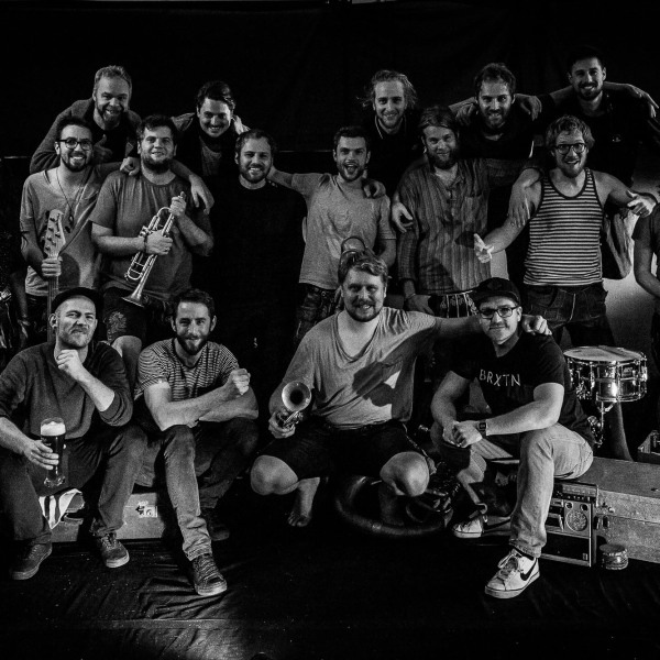 La Brass Banda, Videodreh: Indian Explosion, Making of