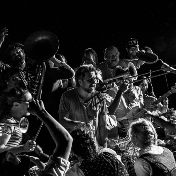 La Brass Banda, Videodreh: Indian Explosion, Making of